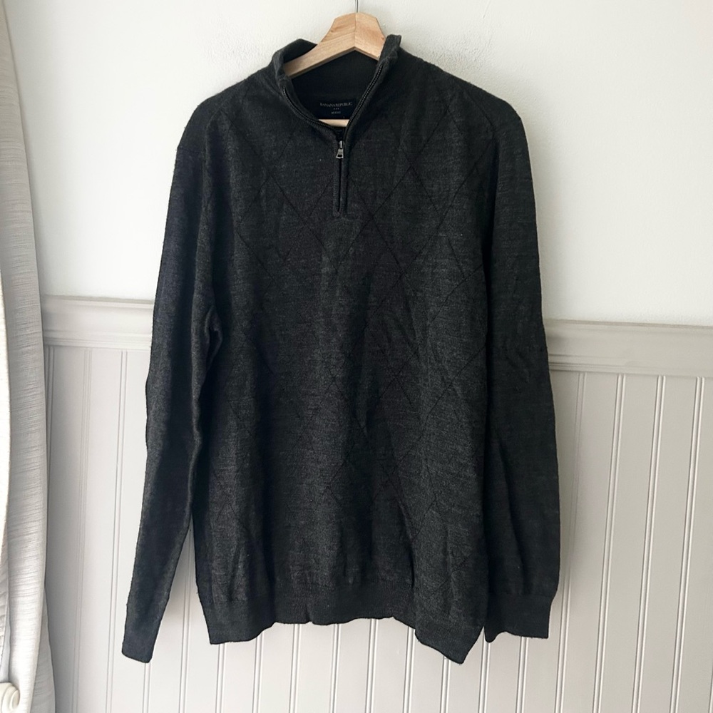 Banana Republic Men’s Large Dark Gray Wool Quarter-Zip Sweater 100% Wool